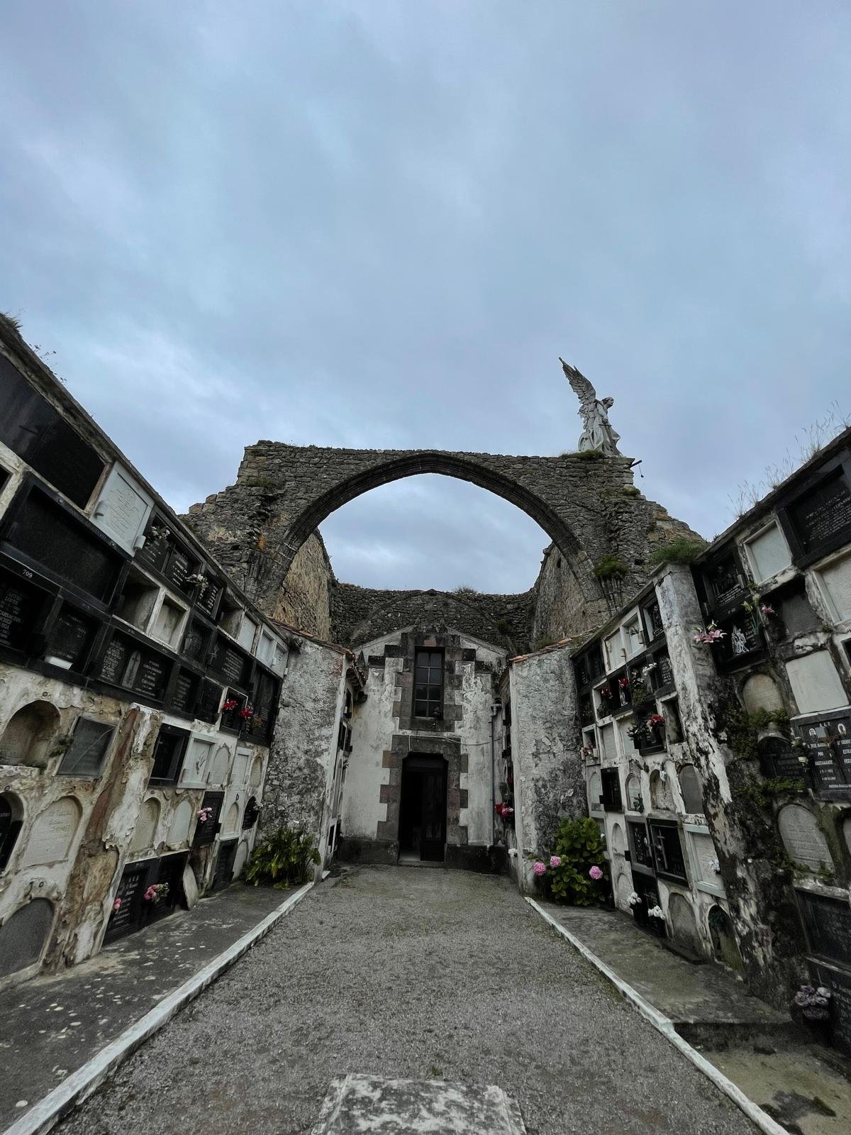 Cementerio de Comillas. Cantabria. Interior